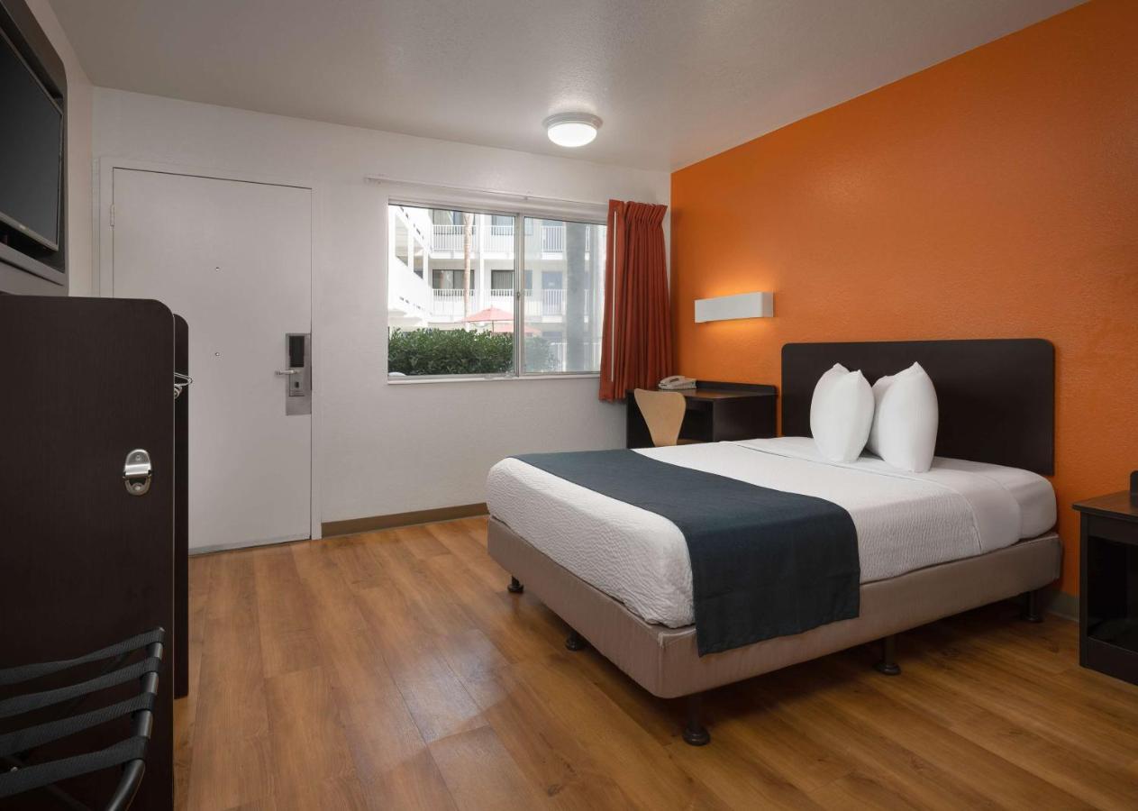 Hotel 6-carpinteria, Ca - Santa Barbara - North Carpinteria
